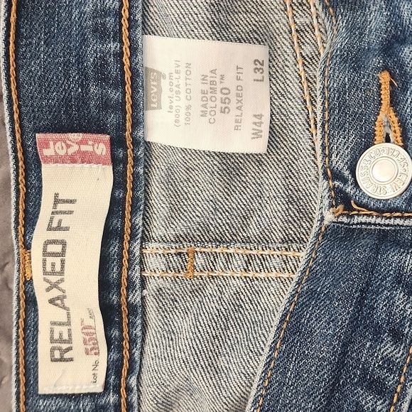 Levi's Relaxed Fit 550 Jeans Size 44W 32L - Picture 4 of 4